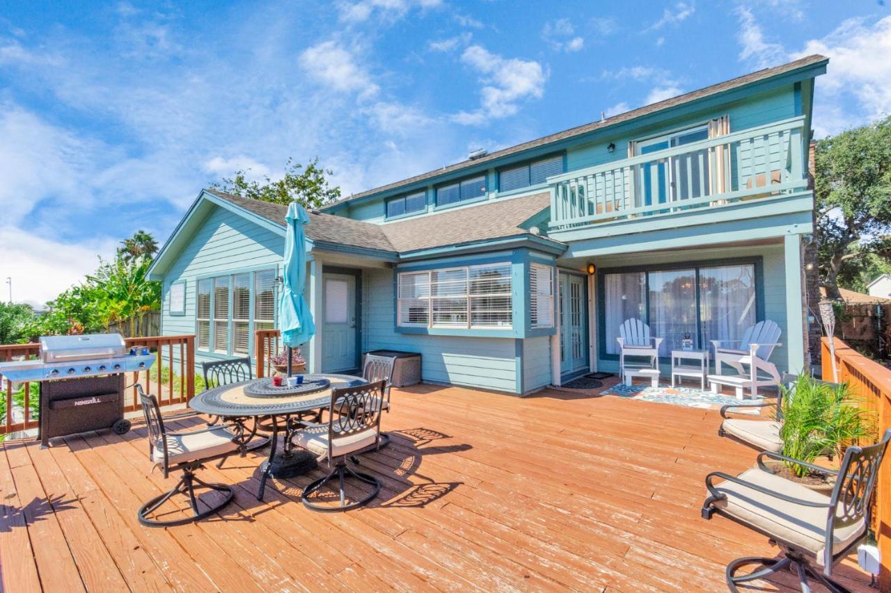 Beauty On The Water! Lake House Near The Beaches! 갤버스턴 외부 사진