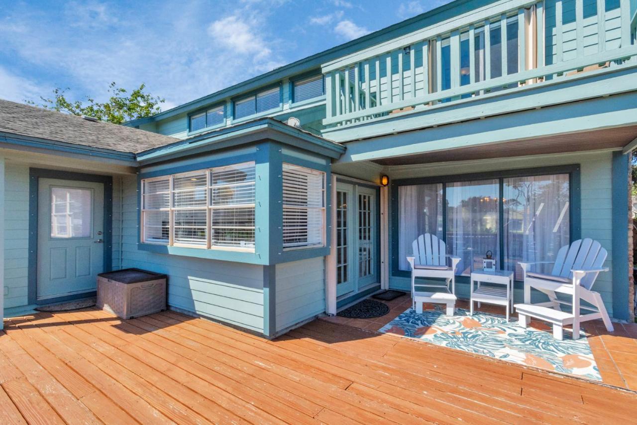 Beauty On The Water! Lake House Near The Beaches! 갤버스턴 외부 사진