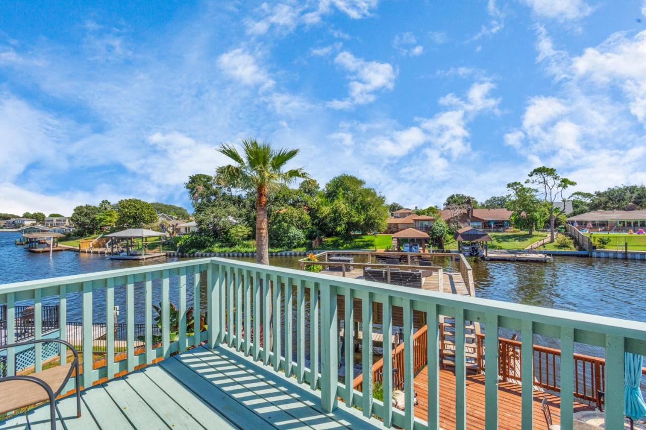 Beauty On The Water! Lake House Near The Beaches! 갤버스턴 외부 사진